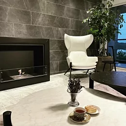 ❍｡
⁡
春なのに朝晩が寒いとついつけてしまう暖炉♡
いい加減、暖炉納めします😿

今回のインテリアツアーも素敵な出会いがありますように♡♡...