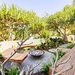 There's nothing like
relaxing in the garden telling a few stories