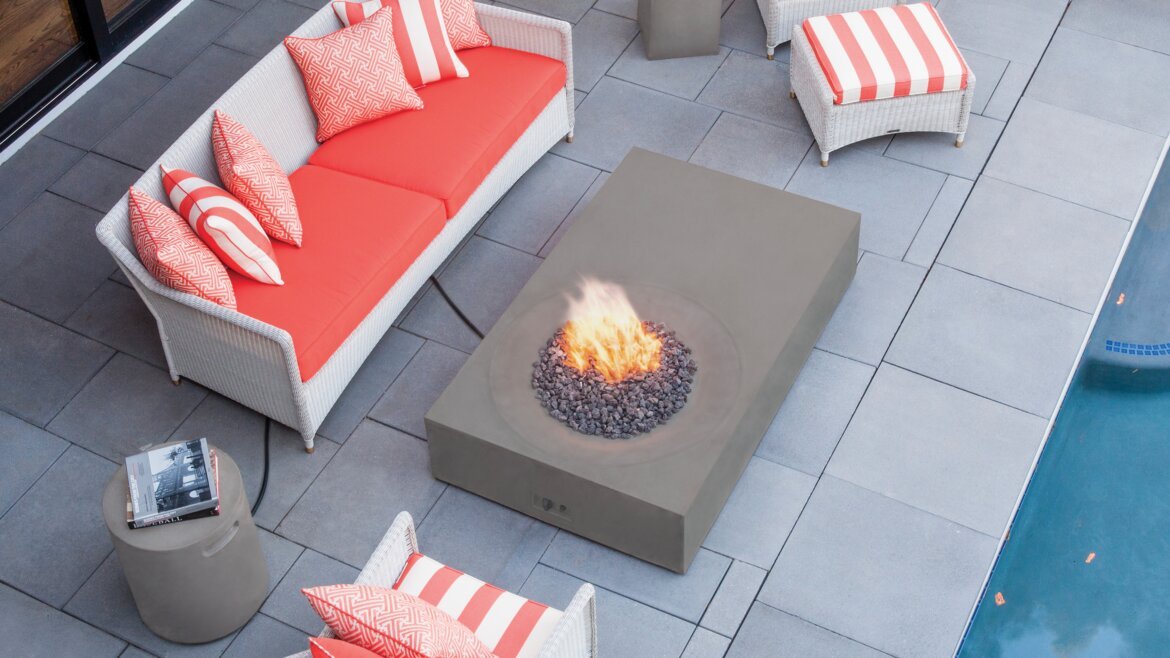 Equinox Natural by Brown Jordan Fires at Studio City USA_1.jpg