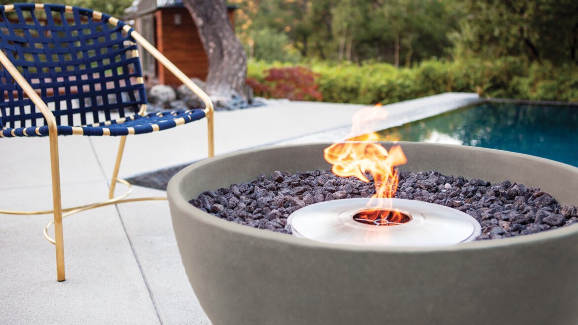 Urth Natural by Brown Jordan Fires at La Canada USA.jpg